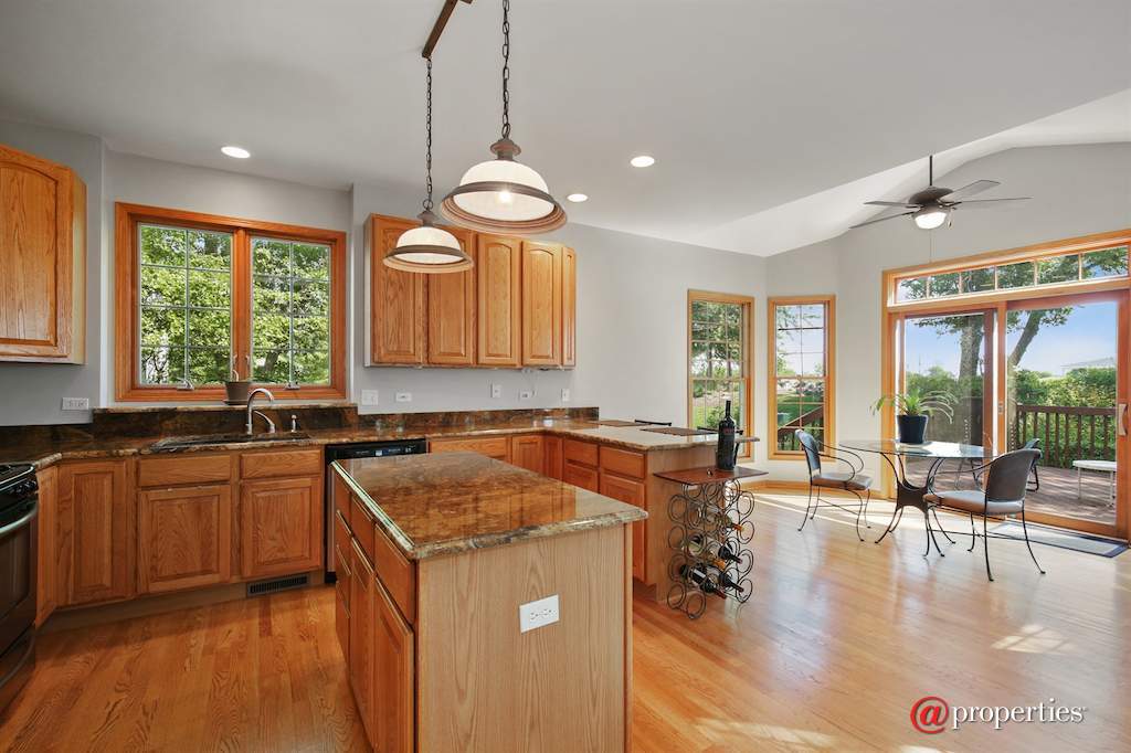 1931 Tunbridge Court Algonquin, Illinois 60102 - Kitchen