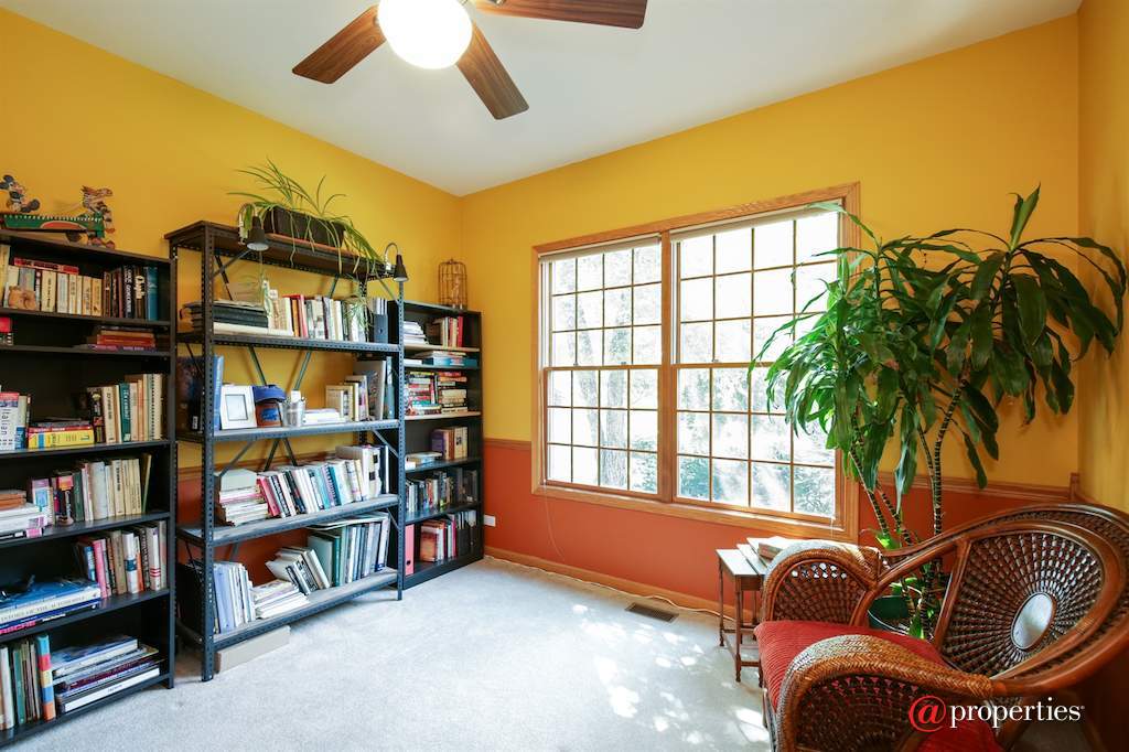 1931 Tunbridge Court Algonquin, Illinois 60102 - Office