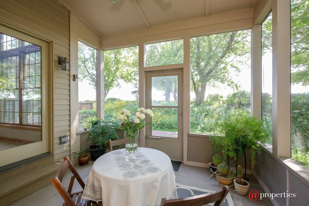 1931 Tunbridge Court Algonquin, Illinois 60102 - Porch