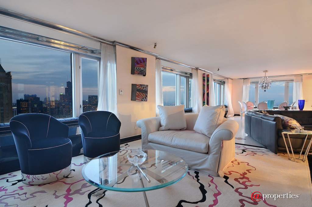 132 E Delaware Place #5801 Chicago, Illinois 60611 - Living Rm/Family Rm
