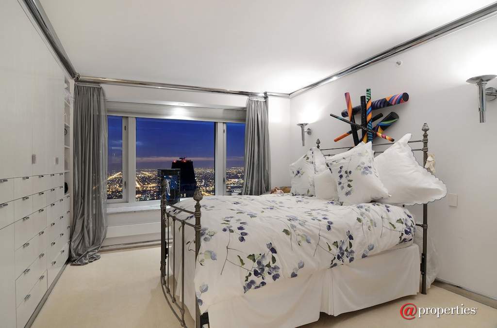 132 E Delaware Place #5801 Chicago, Illinois 60611 - 2nd Bedroom