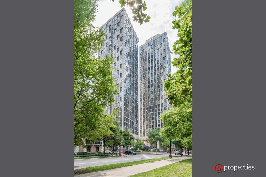 345 W Fullerton Parkway #608 Chicago, Illinois 60614 - Front View