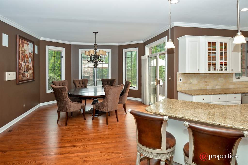 233 Sawgrass Drive Palos Heights, Illinois 60463 - Kitchen