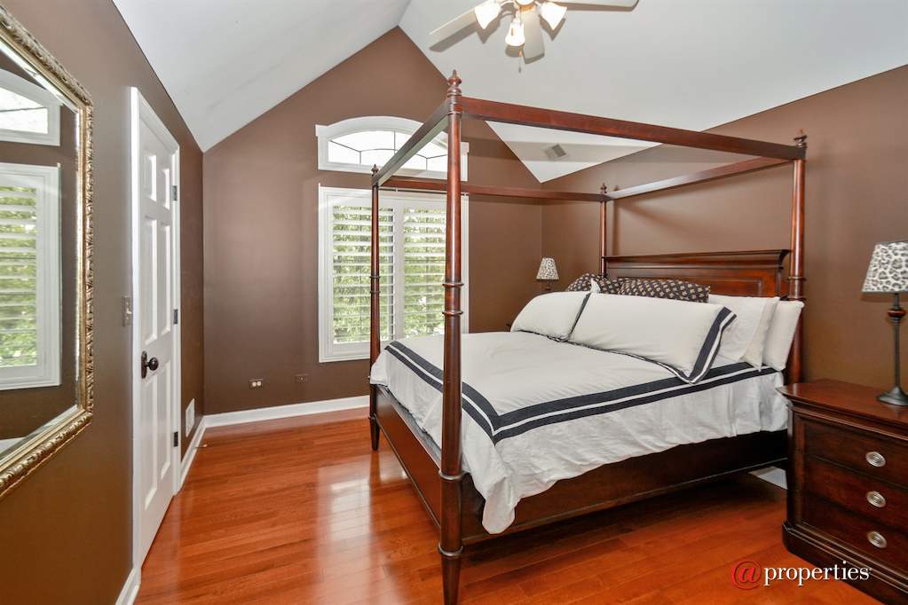 233 Sawgrass Drive Palos Heights, Illinois 60463 - Bedroom