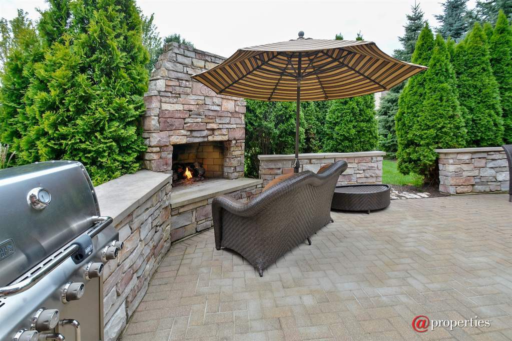 233 Sawgrass Drive Palos Heights, Illinois 60463 - Patio