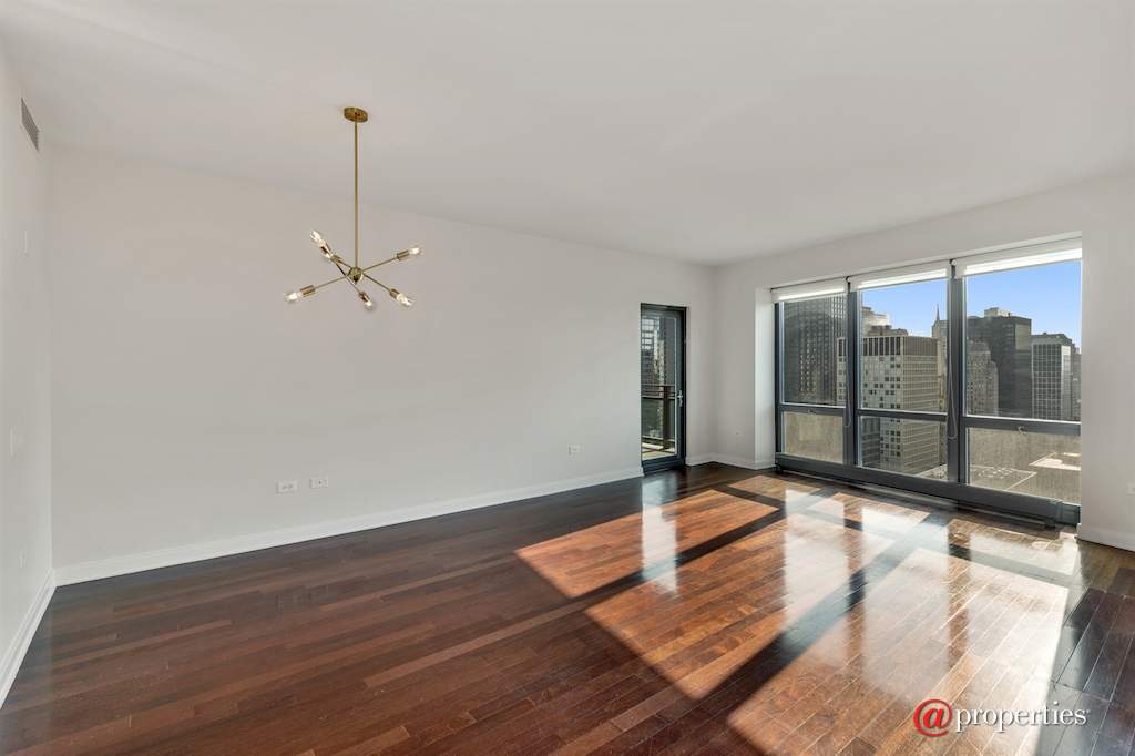 130 N Garland Court #4002 Chicago, Illinois 60602 - Living Room