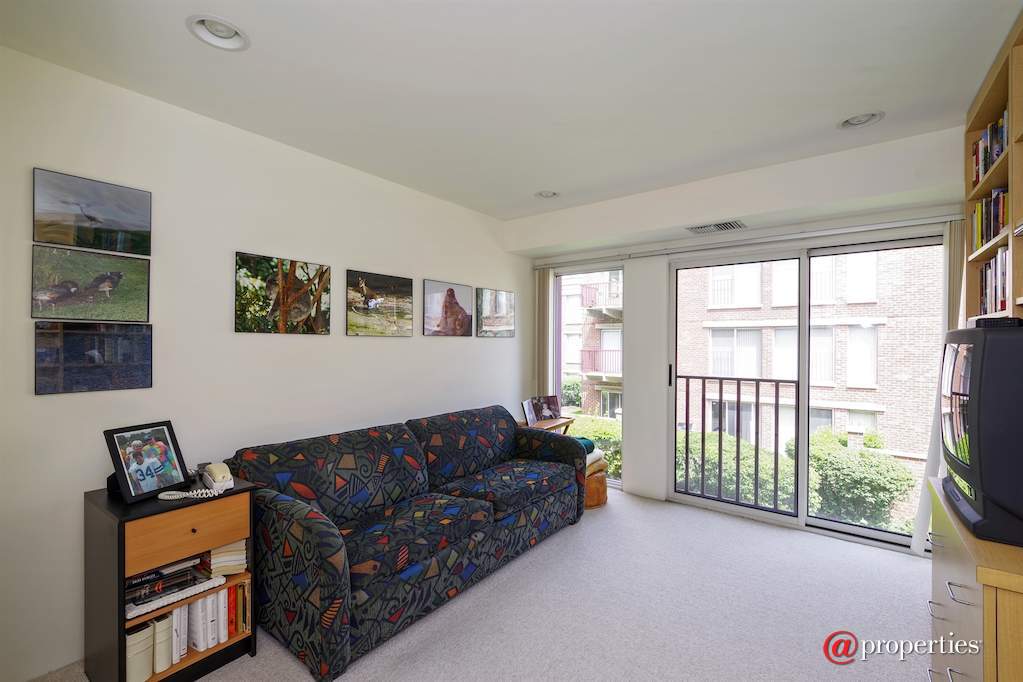 412 Kelburn Road #213 Deerfield, Illinois 60015 - Bedroom #3 (currently guest room)