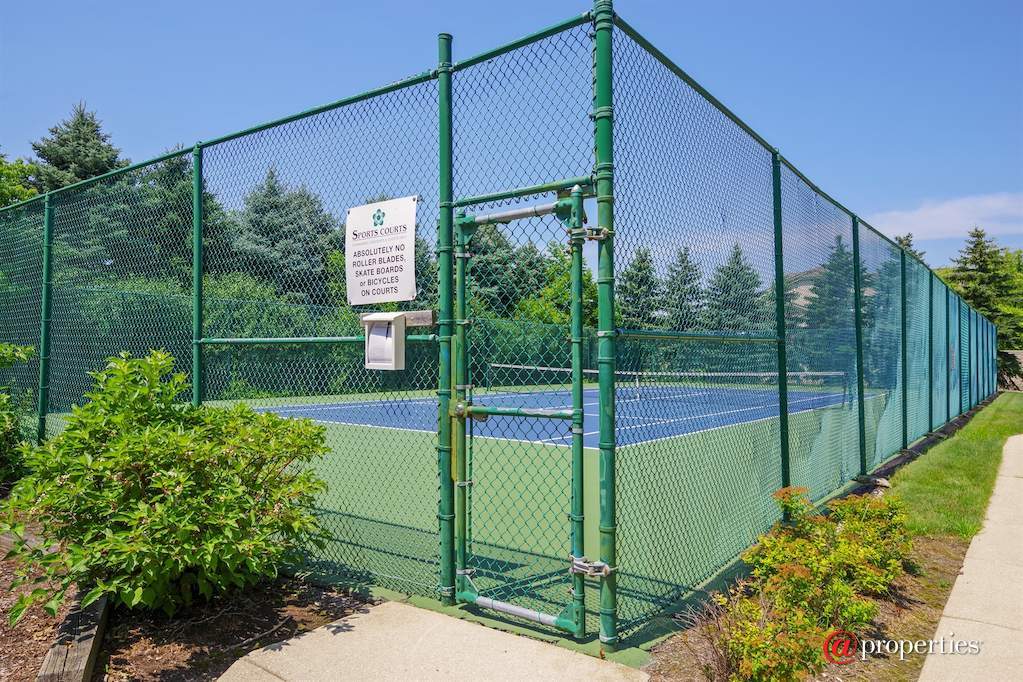 412 Kelburn Road #213 Deerfield, Illinois 60015 - Tennis Court