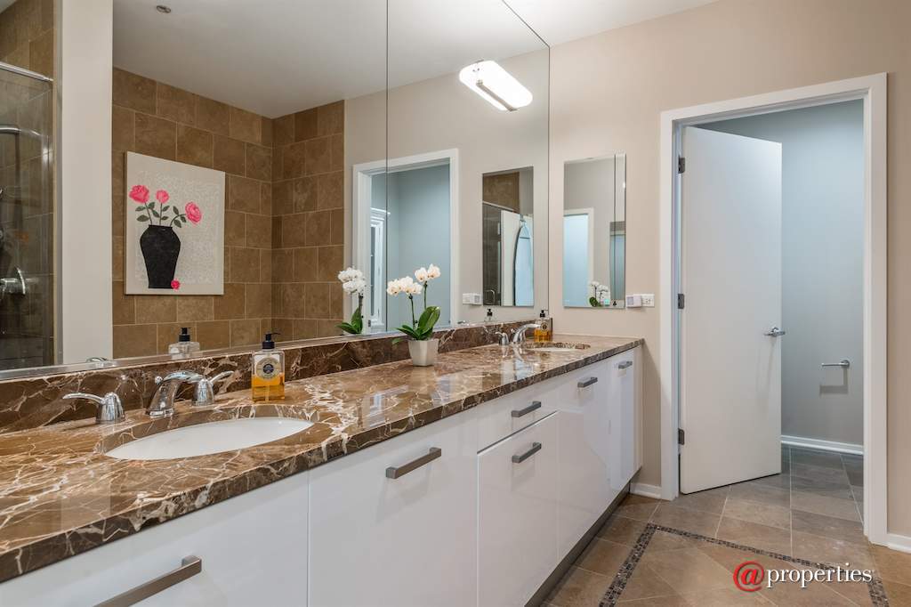 65 E Monroe Street #4719 Chicago, Illinois 60603 - Master Bathroom