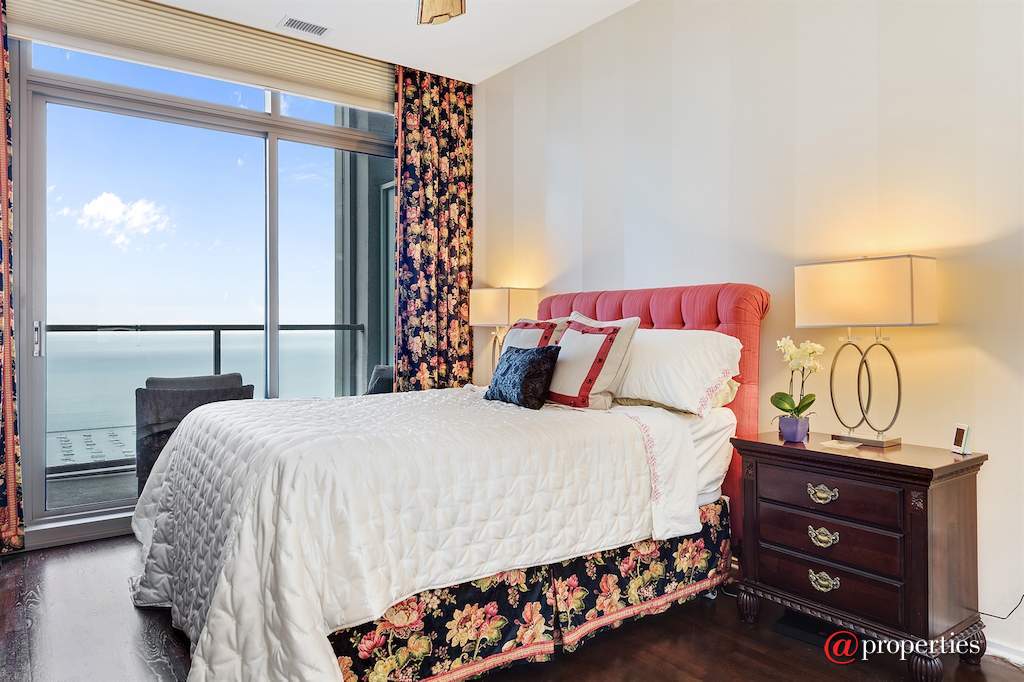 65 E Monroe Street #4719 Chicago, Illinois 60603 - Master Bedroom