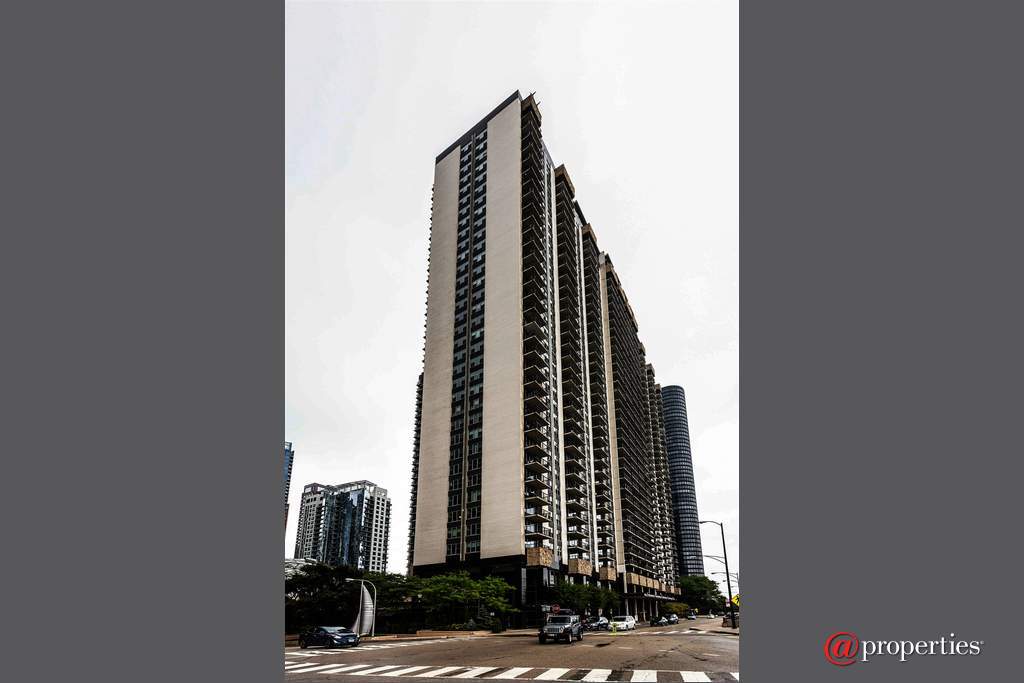 400 E Randolph Street #3607 Chicago, Illinois 60601 - Front View