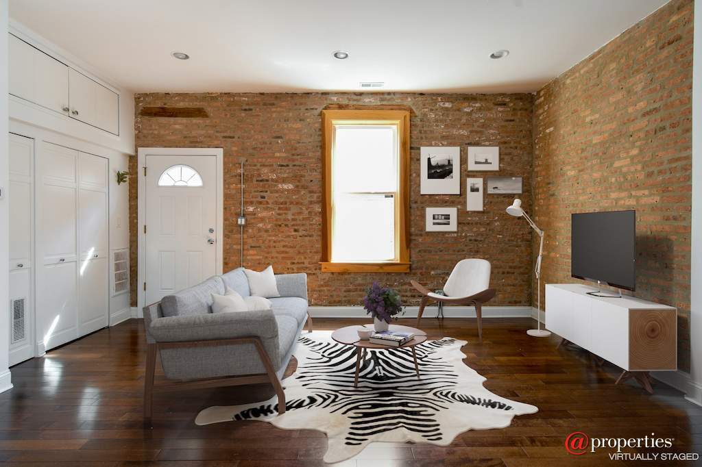 2318 W Augusta Boulevard #3B Chicago, Illinois 60622 - Living Room
