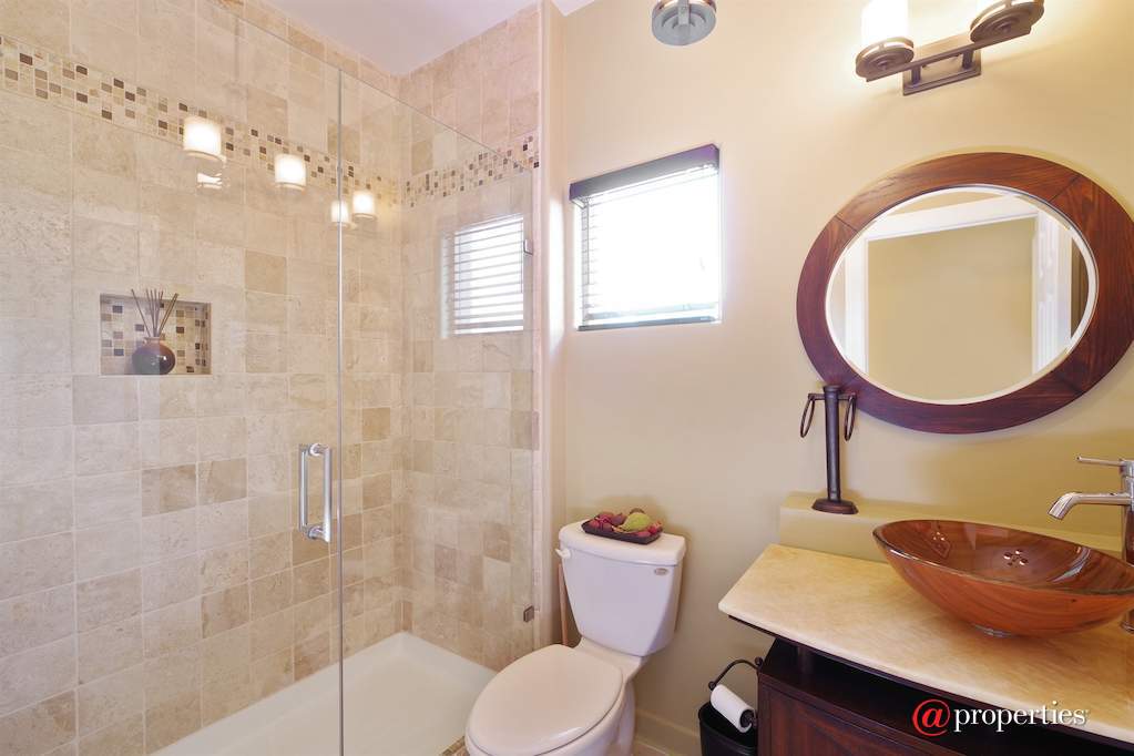 6520 Lyons Street Morton Grove, Illinois 60053 - 3rd Bathroom