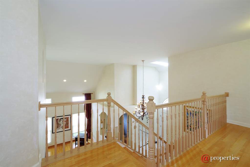 6520 Lyons Street Morton Grove, Illinois 60053 - Staircase
