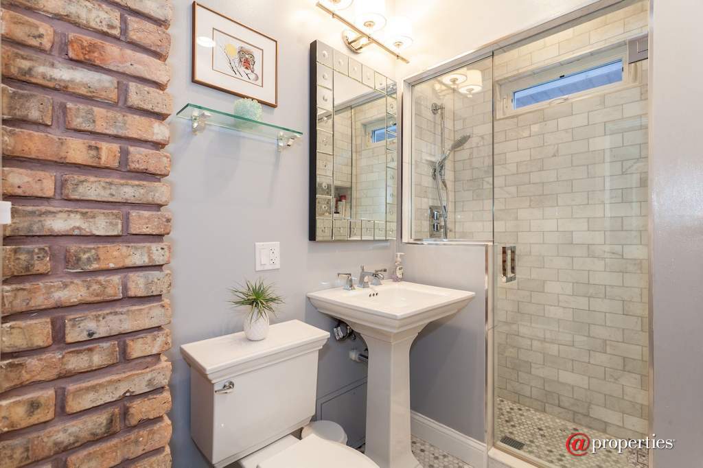 2313 Clinton Avenue Berwyn, Illinois 60402 - Main Floor Bathroom