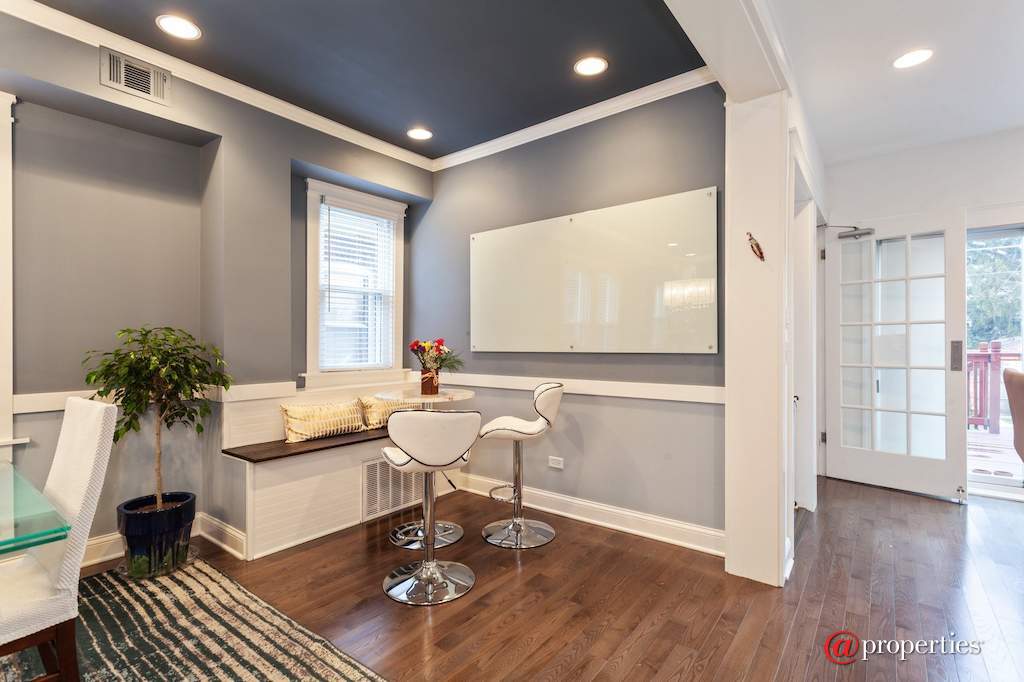 2313 Clinton Avenue Berwyn, Illinois 60402 - Breakfast Area