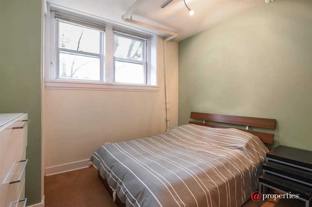 5826 N Wayne Avenue Chicago, Illinois 60660 - 4th Bedroom