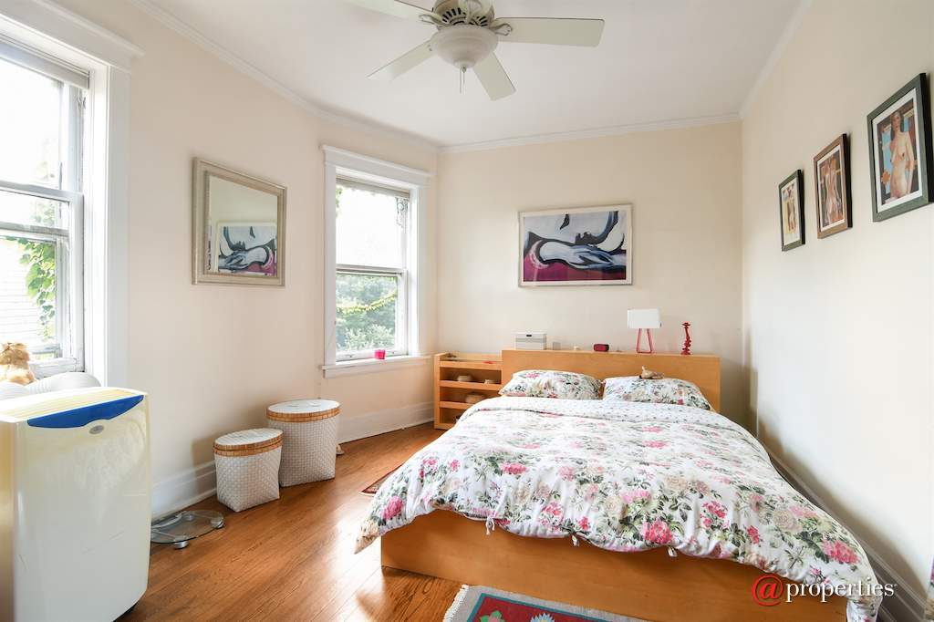 5826 N Wayne Avenue Chicago, Illinois 60660 - Master Bedroom