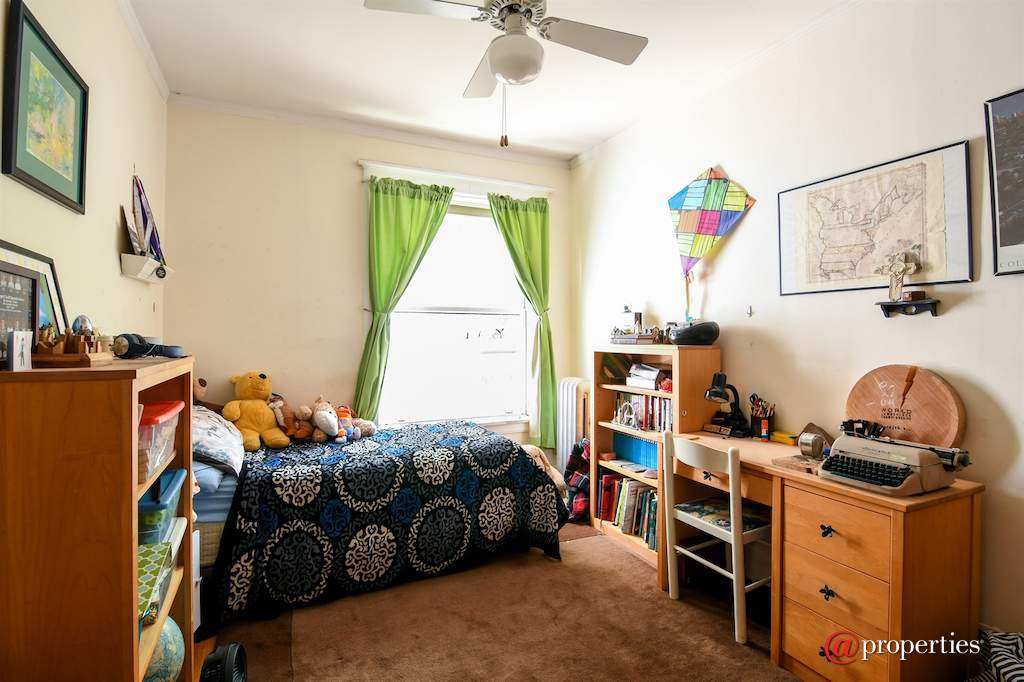 5826 N Wayne Avenue Chicago, Illinois 60660 - Bedroom