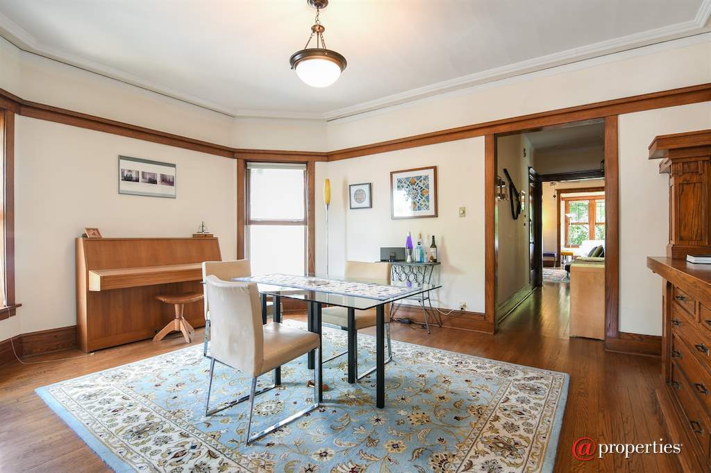 5826 N Wayne Avenue Chicago, Illinois 60660 - Dining Room