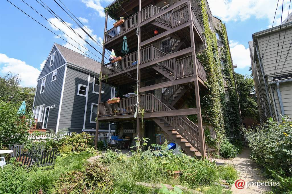 5826 N Wayne Avenue Chicago, Illinois 60660 - Rear View