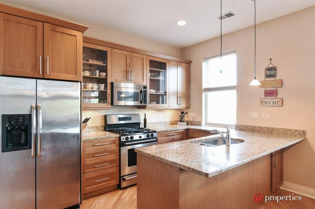 3601 N Southport Avenue #3D Chicago, Illinois 60613 - Kitchen