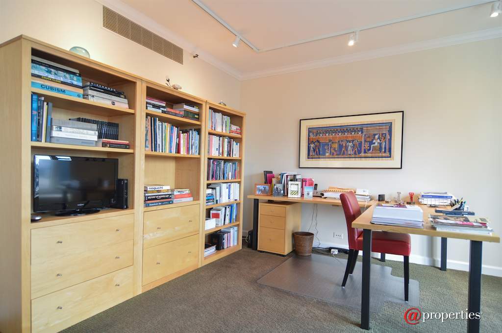 161 E Chicago Avenue #30D Chicago, Illinois 60611 - Office