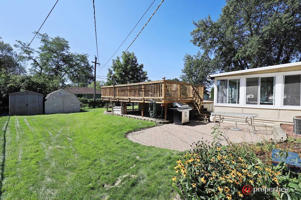 2409 Plum Tree Road Lindenhurst, Illinois 60046 - Back Yard