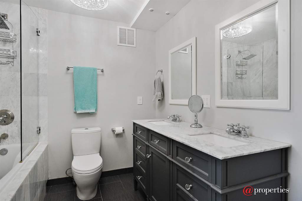 505 N Lake Shore Drive #4712 Chicago, Illinois 60611 - Master Bathroom