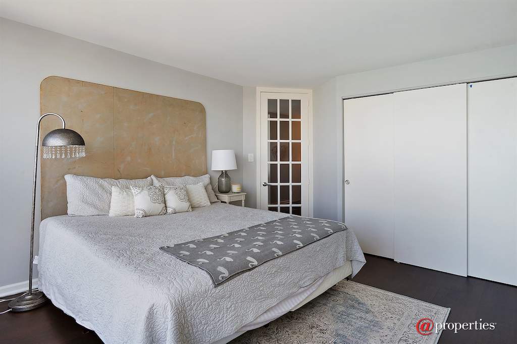 505 N Lake Shore Drive #4712 Chicago, Illinois 60611 - 2nd Bedroom