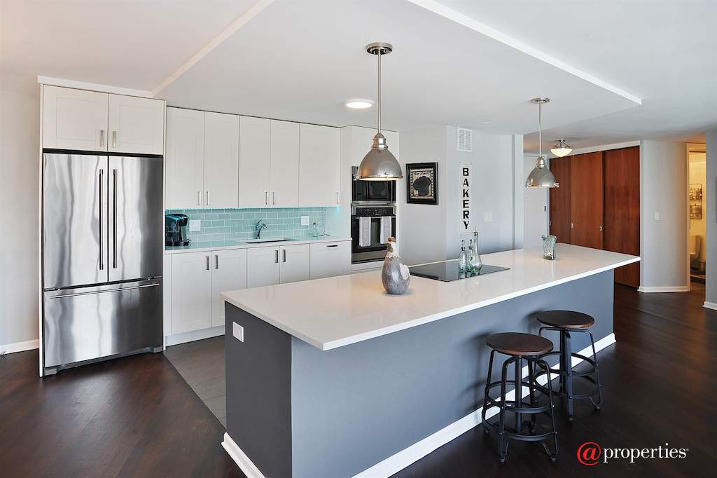 505 N Lake Shore Drive #4712 Chicago, Illinois 60611 - Kitchen
