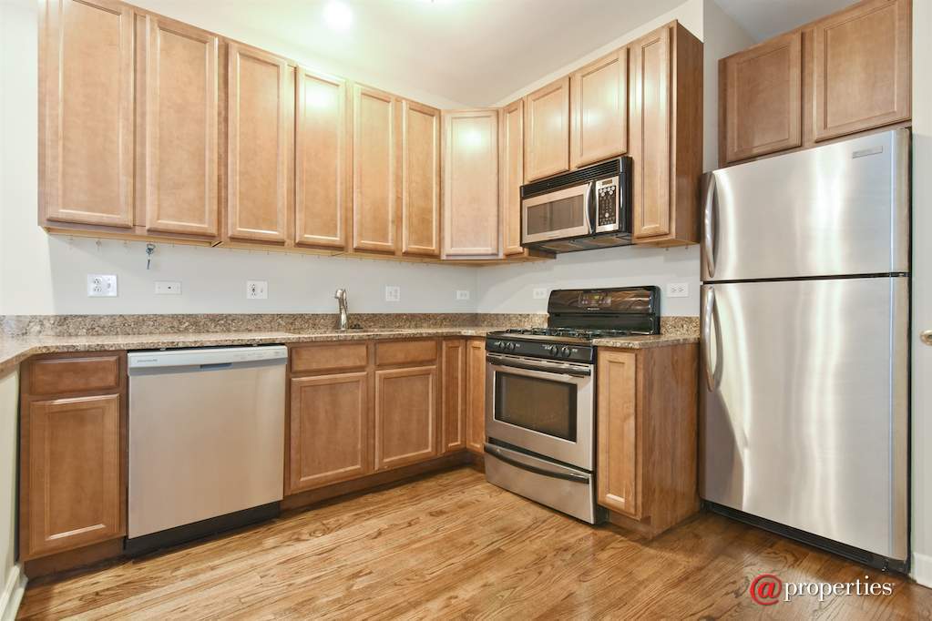 4102 N Hamlin Avenue #1 Chicago, Illinois 60618 - Kitchen