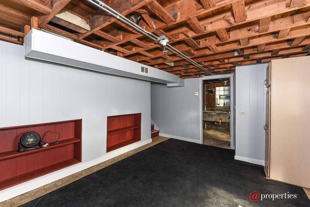 9637 S Brennan Avenue Chicago, Illinois 60617 - Lower Level