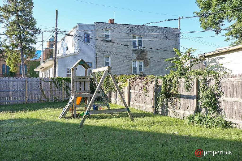 407 E 10th Street Michigan City, In 46360 - Back Yard