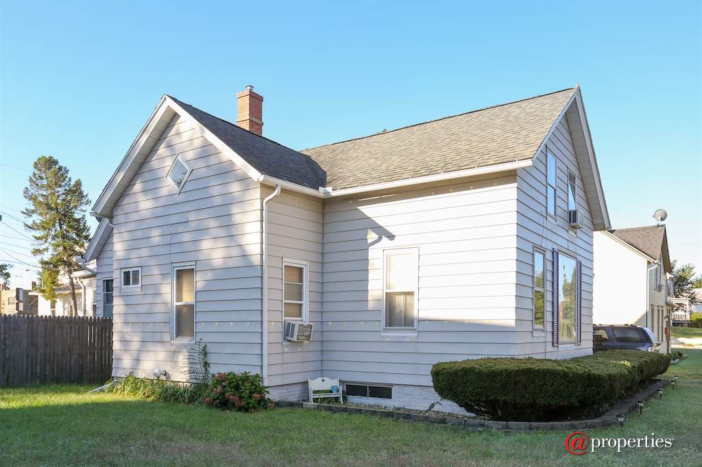 407 E 10th Street Michigan City, In 46360 - Side View