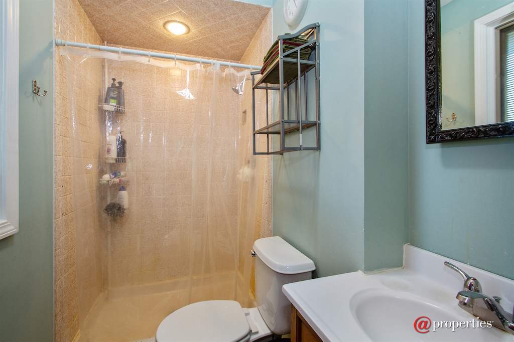8366 N Canary Drive Stillman Valley, Illinois 61084 - Master Bathroom
