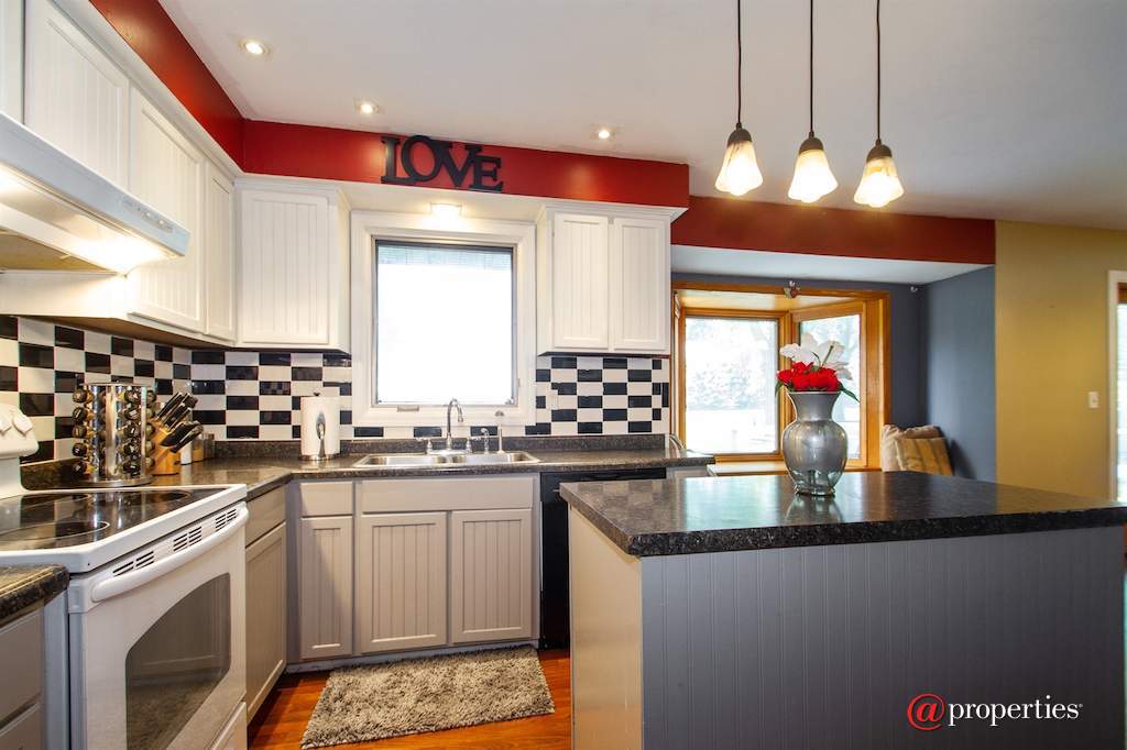 8366 N Canary Drive Stillman Valley, Illinois 61084 - Kitchen