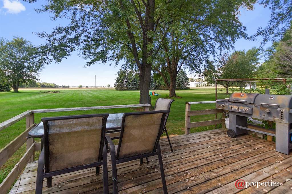 8366 N Canary Drive Stillman Valley, Illinois 61084 - Deck
