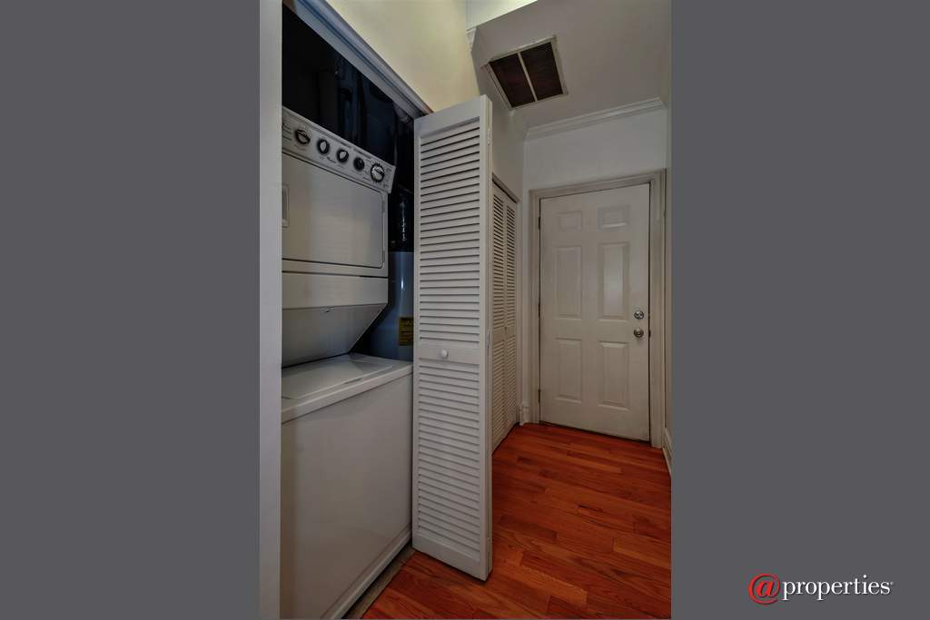 3036 W North Avenue #1 Chicago, Illinois 60647 - Laundry Room