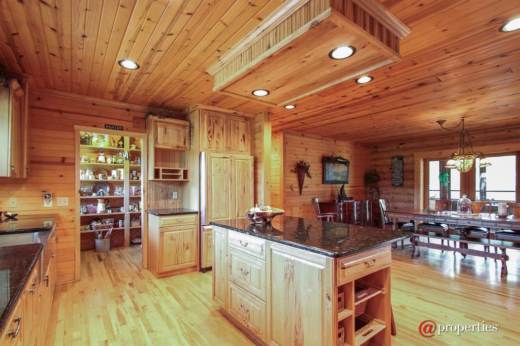 1790 Knob Rd Burlington, Wisconsin 53105 - Gourmet Kitchen includes Large Pantry