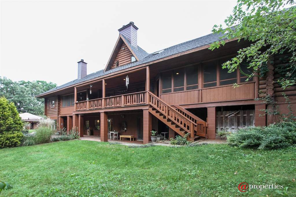 1790 Knob Rd Burlington, Wisconsin 53105 - Rear View