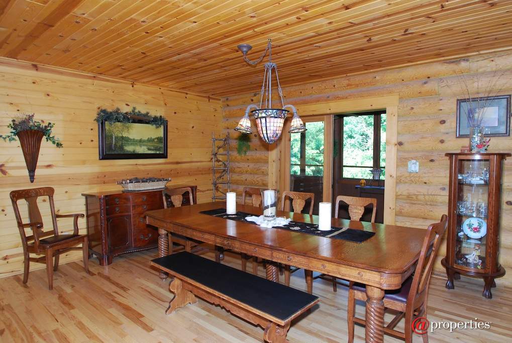 1790 Knob Rd Burlington, Wisconsin 53105 - Dining Room
