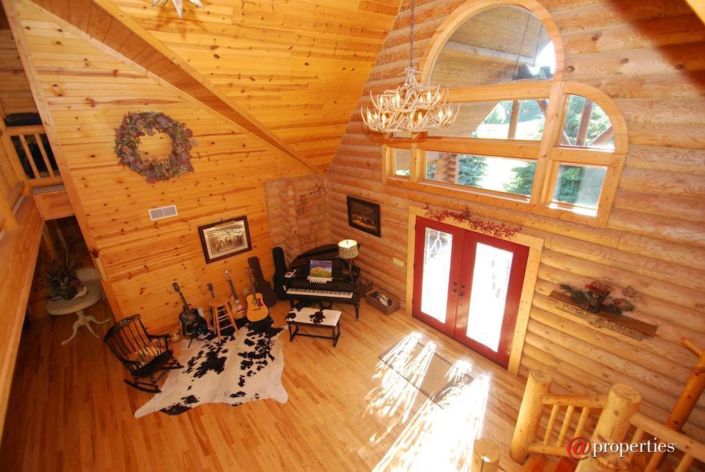 1790 Knob Rd Burlington, Wisconsin 53105 - Main Entry Foyer from Loft