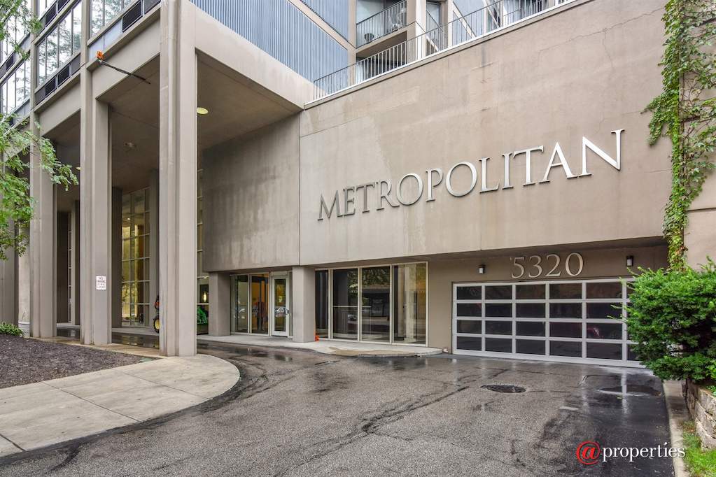 5320 N Sheridan Road #1201 Chicago, Illinois 60640 - Front View