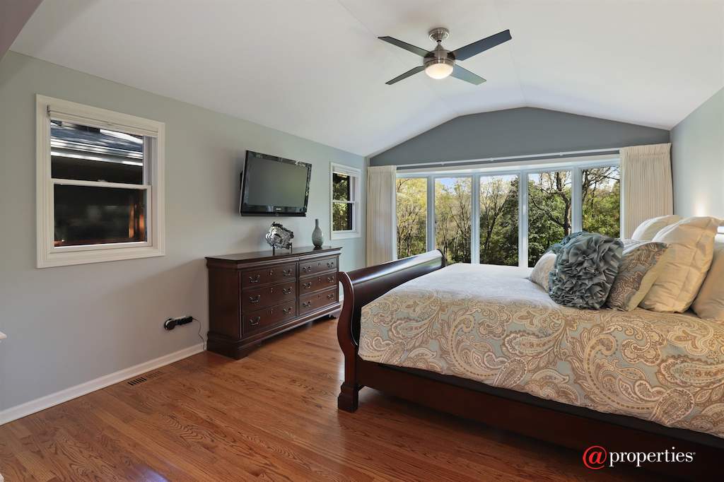 18699 W Linden Avenue Grayslake, Illinois 60030 - Master Bedroom