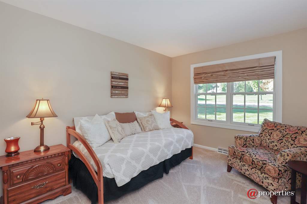 18699 W Linden Avenue Grayslake, Illinois 60030 - Bedroom
