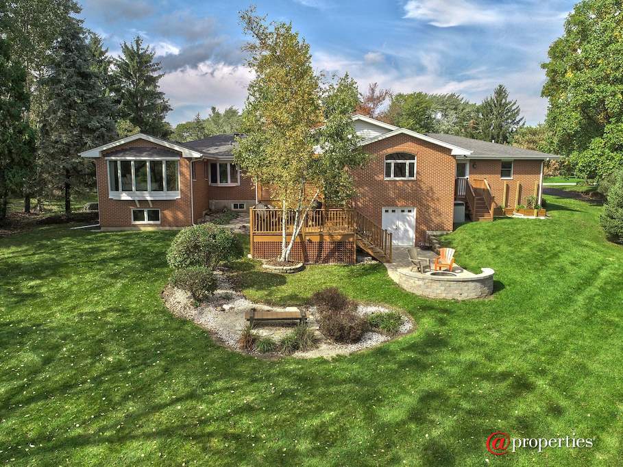 18699 W Linden Avenue Grayslake, Illinois 60030 - Aerial View