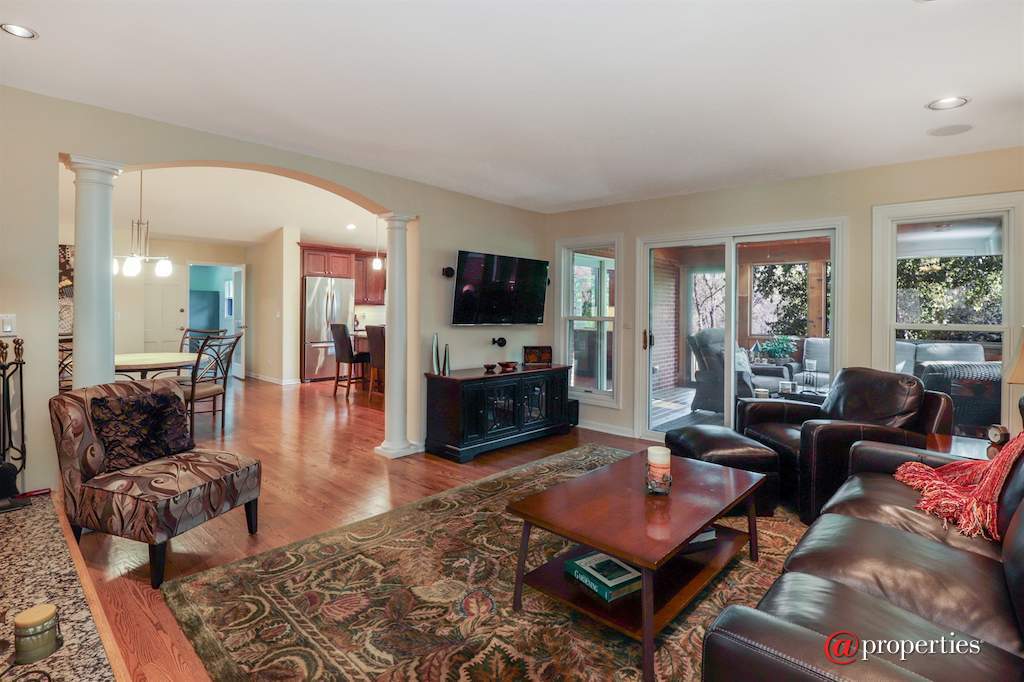 18699 W Linden Avenue Grayslake, Illinois 60030 - Family Room