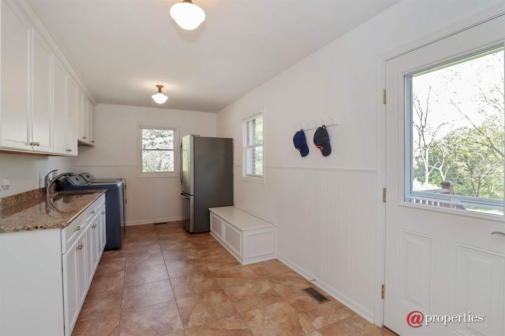 18699 W Linden Avenue Grayslake, Illinois 60030 - Laundry Room