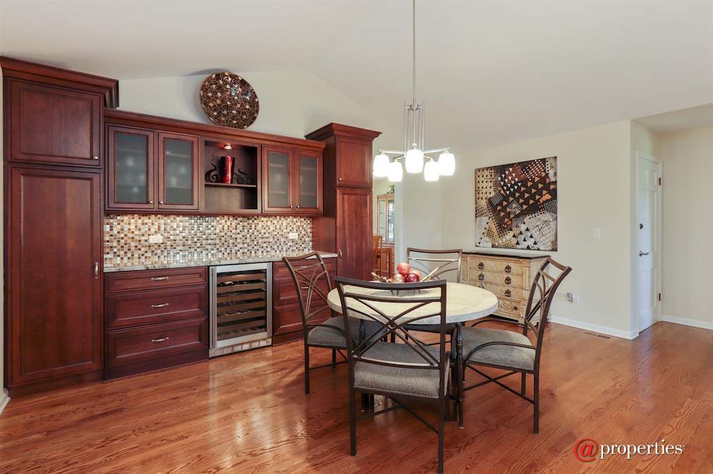 18699 W Linden Avenue Grayslake, Illinois 60030 - Breakfast Area